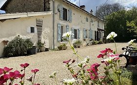 Le Jardin De Rose 24 Feuillebert Romagne 86700